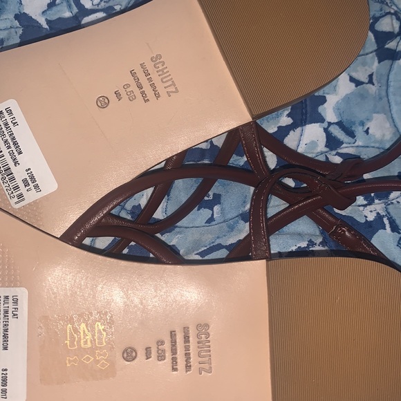 Schutz Lovi Flat Sandals - Picture 9 of 10